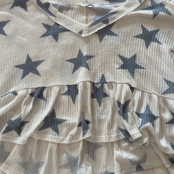 Alter’d state star white and blue stars babydoll style ruffle top - Picture 2 of 3